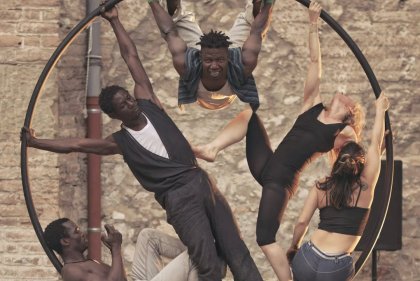 «PETIT FRÈRE» Compagnia T’es rien sans la terre