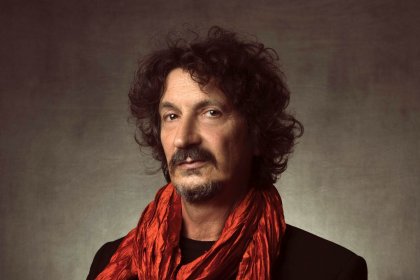 Sergio Cammariere (pianoforte e voce)
