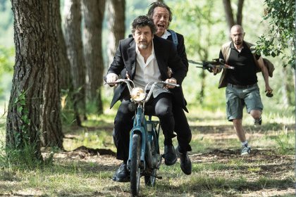 50 km all'ora – (Italia 2024, 1h 50’)