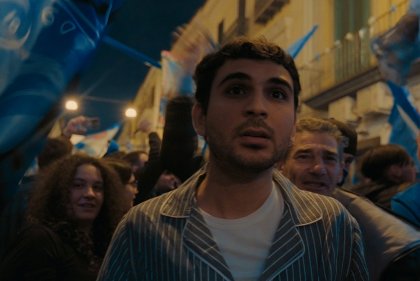 Tienimi presente