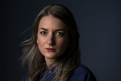<strong>FRANCESCA MANFREDI</strong><br /><small>Scrittura e sguardi di donna sulla contemporaneità</small>