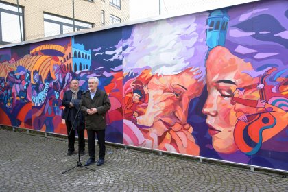 Inaugurato nel cortile di Enaip il murale Clessidra