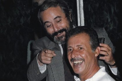 A testa alta