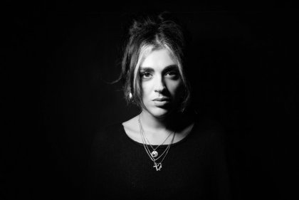 <strong>Giulia Muscatelli</strong><br /><small>"Corpi, sentimenti e creatività: viaggio nell’universo femminile di Giulia Muscatelli"</small>