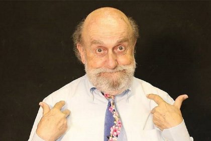 ENRICO BERUSCHI<br />presenta il libro <i>Una vita meravigliao</i>