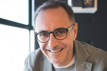 Giampaolo Simi presenta il volume “Tra lei e me” (Ed. Sellerio)