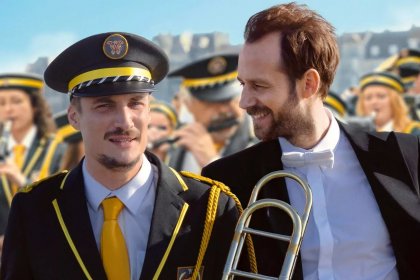 L'orchestra stonata (Francia 2024, 1h 43’)
