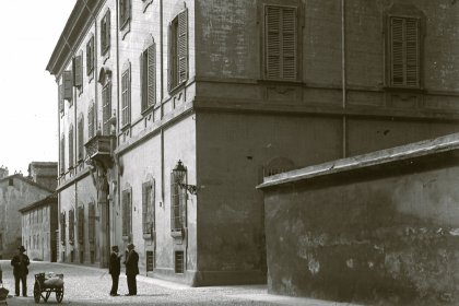 “Palazzo Scotti da Vigoleno nella storia urbana di Piacenza - Da residenza nobiliare a sede della Prefettura”