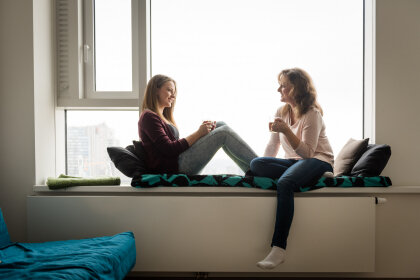 <strong>Sto alla larga</strong><br />Il ruolo materno nell’adolescenza dei figli